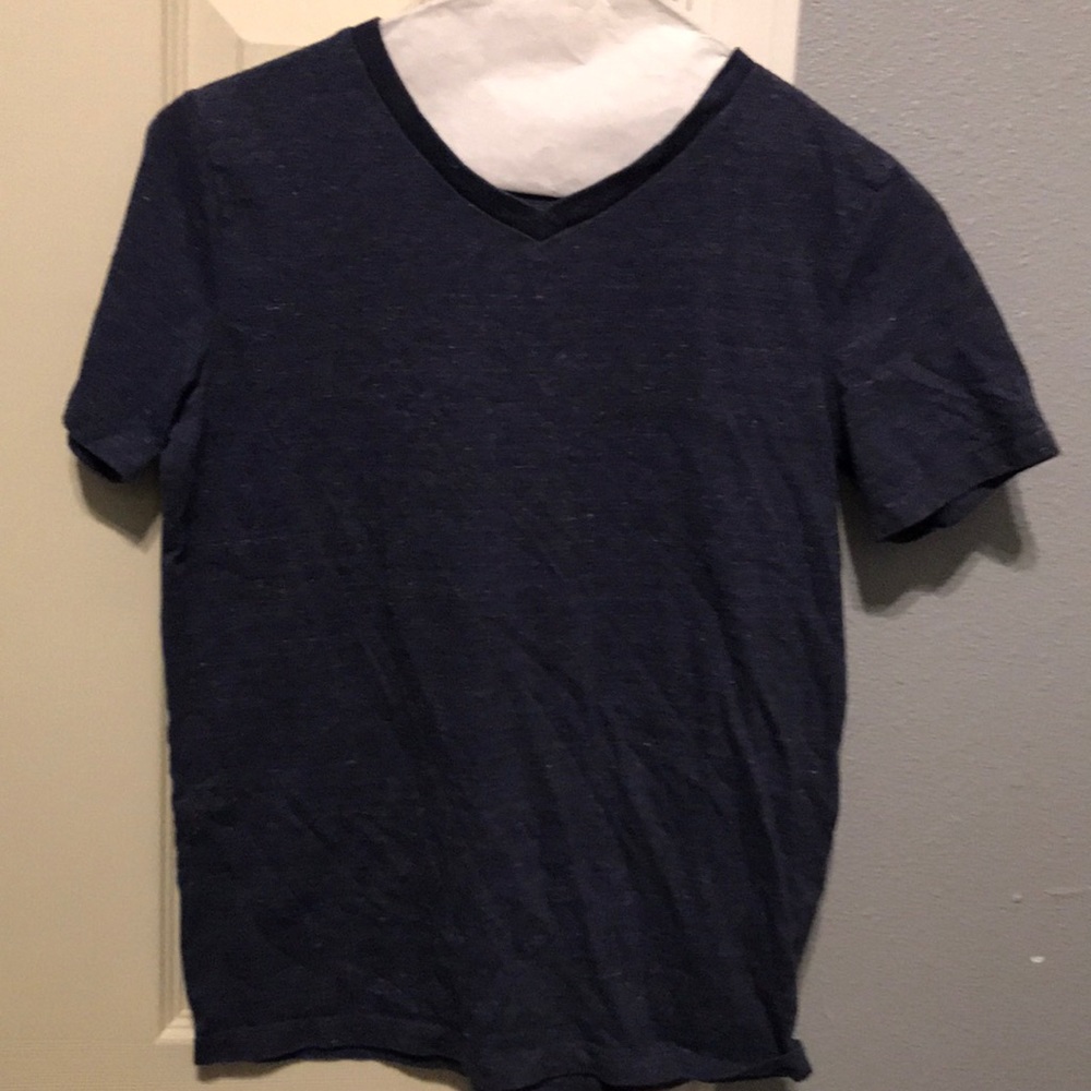 v- neck blue old navy shortsleeved tee. size large